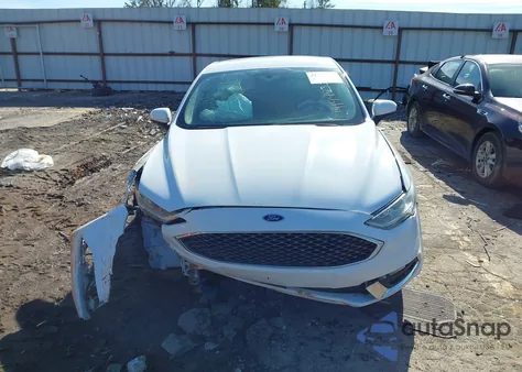 2017 Ford Fusion S z USA, uszkodzony, nr VIN 3FA6P0G75HR189089
